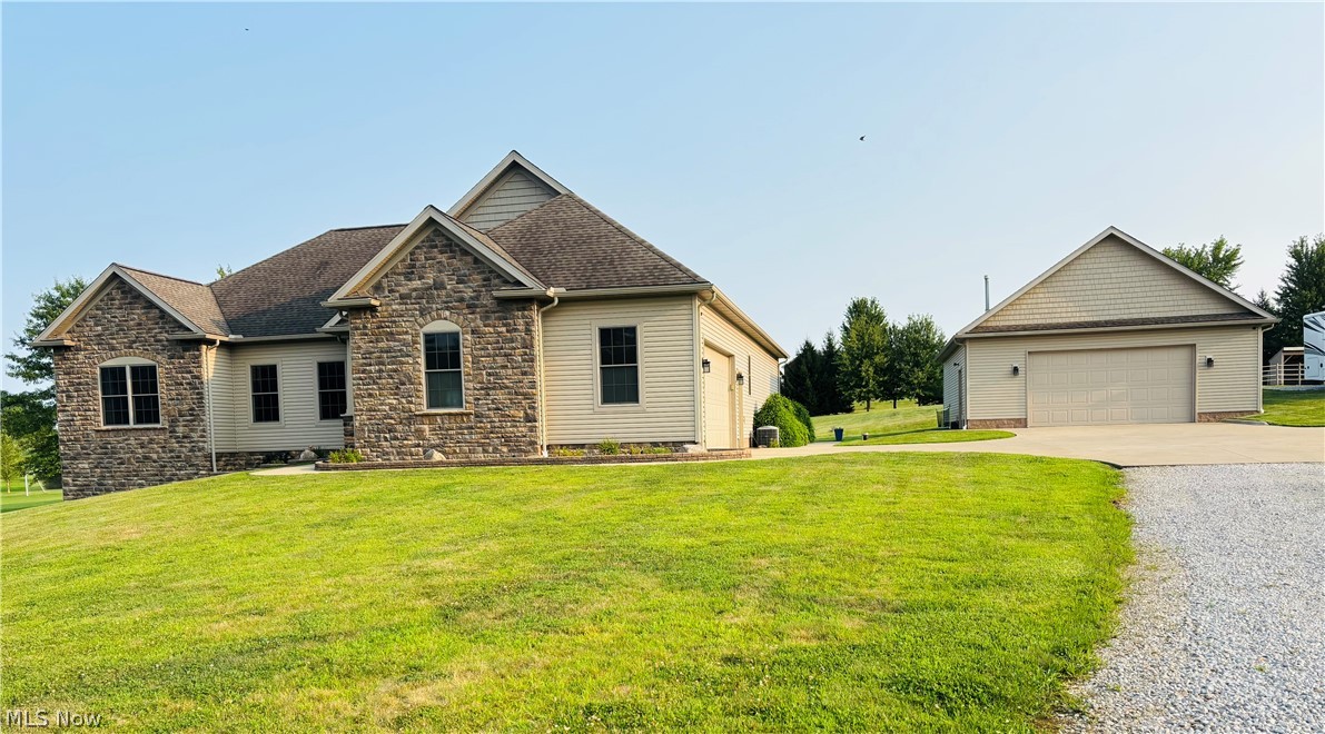 212 Cardington Lane Burbank OH 44214