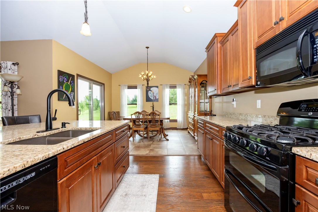 212 Cardington Lane Burbank OH 44214