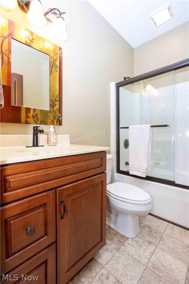 212 Cardington Lane Burbank OH 44214
