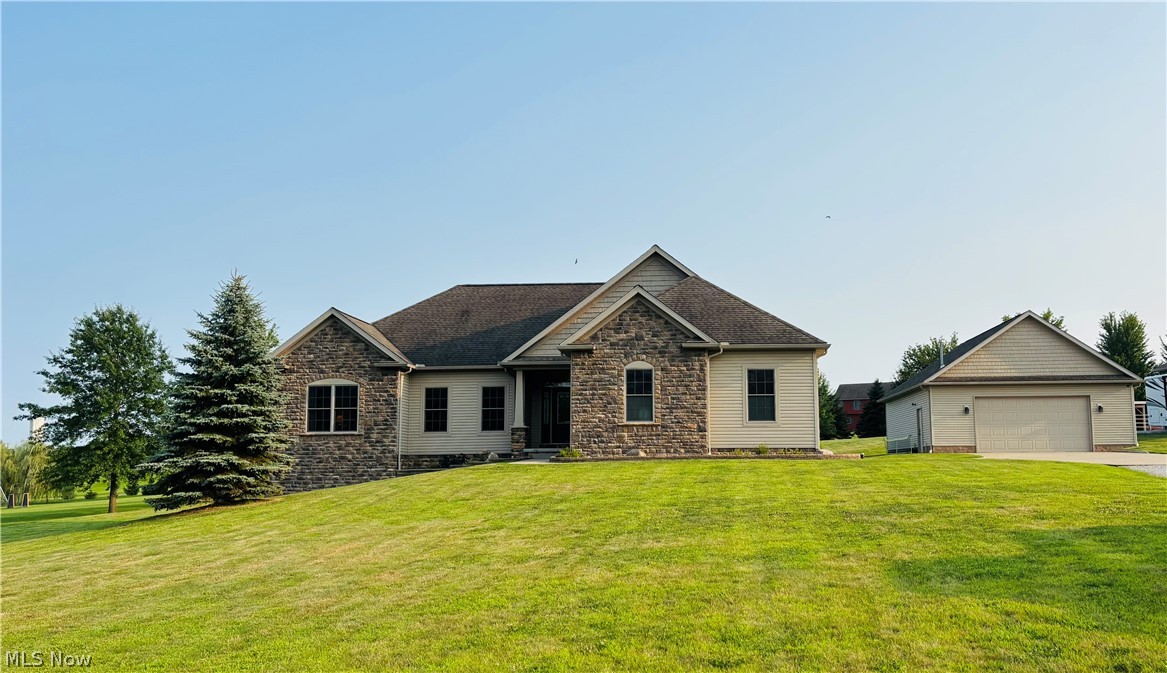 212 Cardington Lane Burbank OH 44214