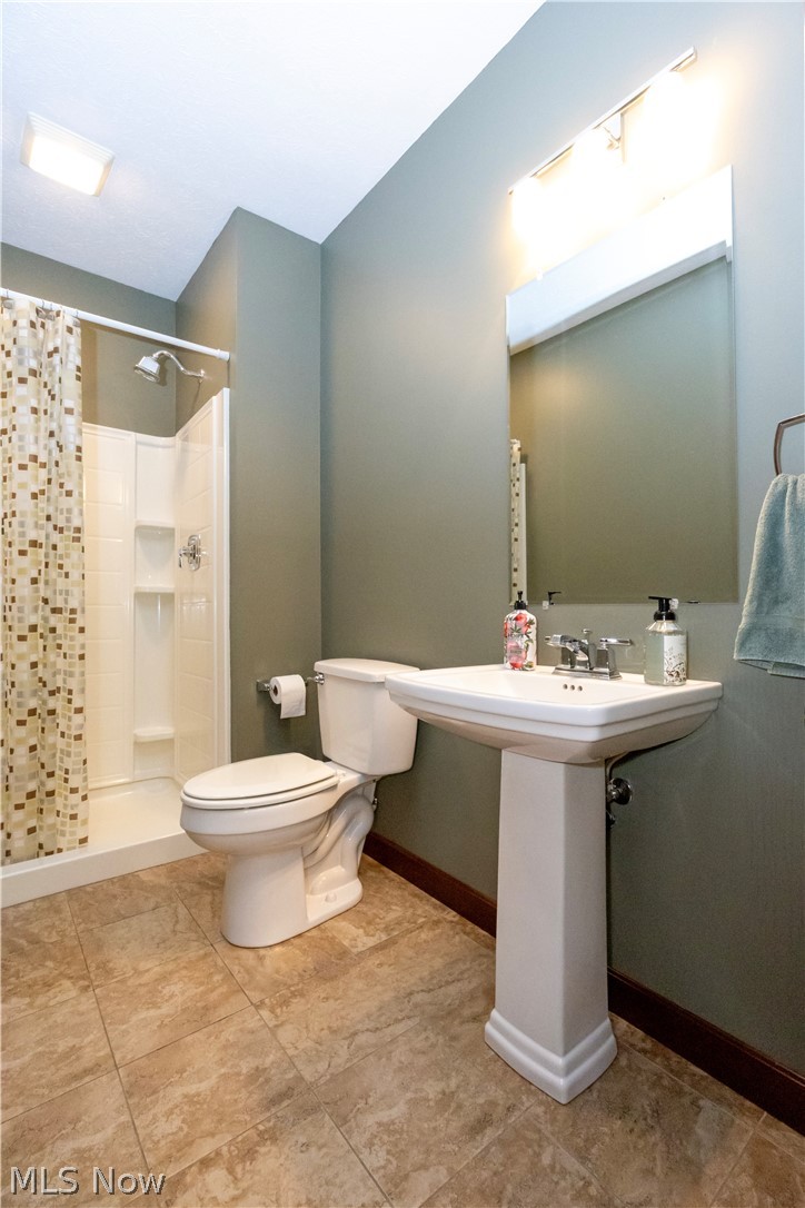 212 Cardington Lane Burbank OH 44214