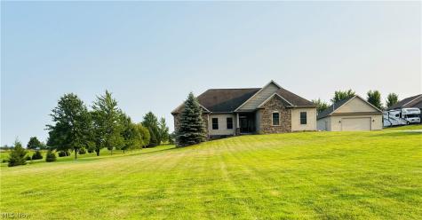 212 Cardington Lane Burbank OH 44214