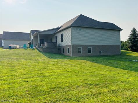 212 Cardington Lane Burbank OH 44214
