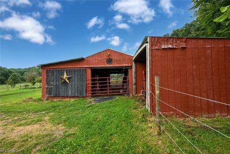 1089 Center Road Clinton OH 44216