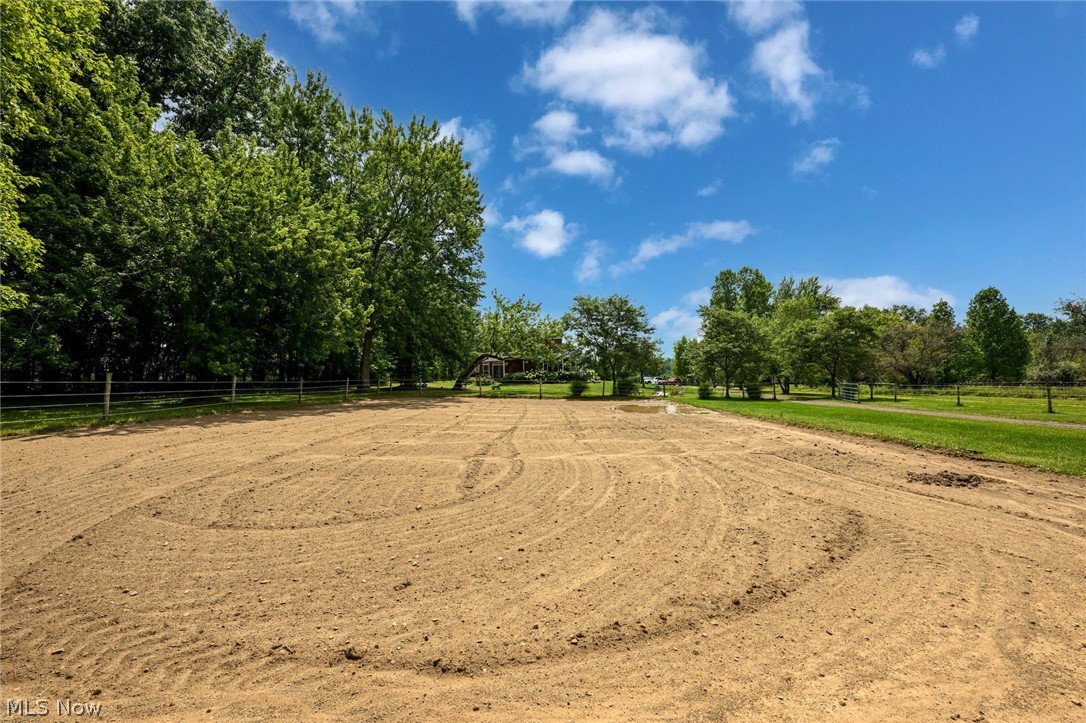 1089 Center Road Clinton OH 44216