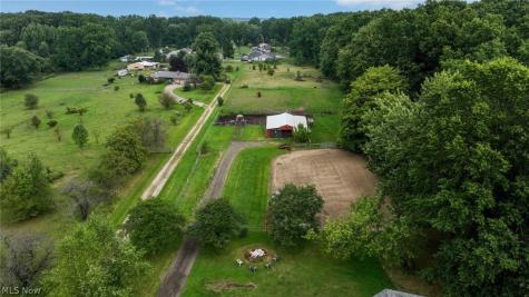 1089 Center Road Clinton OH 44216