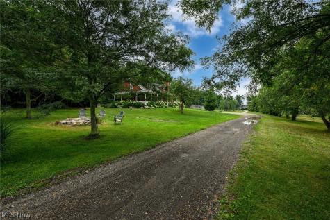 1089 Center Road Clinton OH 44216
