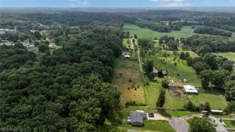 1089 Center Road Clinton OH 44216