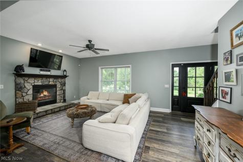 1089 Center Road Clinton OH 44216