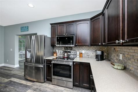 1089 Center Road Clinton OH 44216