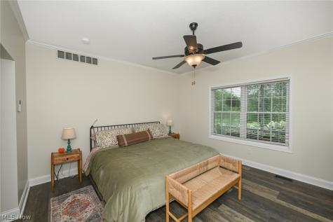1089 Center Road Clinton OH 44216