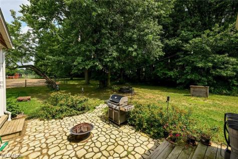 1089 Center Road Clinton OH 44216