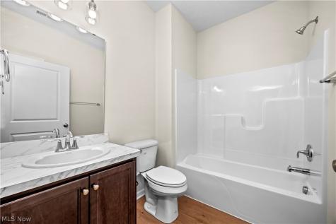 509 Eldemire Lane Elyria OH 44035