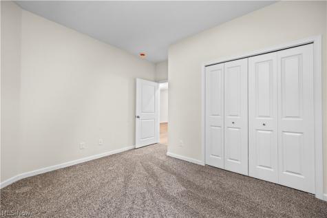 509 Eldemire Lane Elyria OH 44035