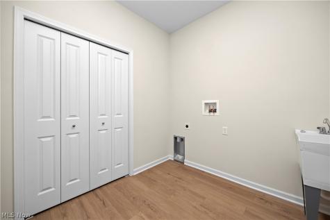 509 Eldemire Lane Elyria OH 44035