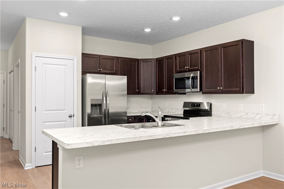 509 Eldemire Lane Elyria OH 44035
