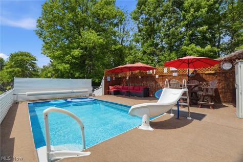 12570 Jackson Drive Burton OH 44021