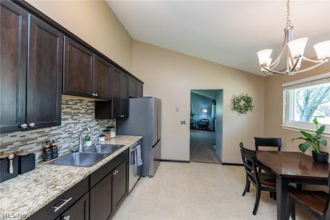324 Charring Cross Drive Munroe Falls OH 44262