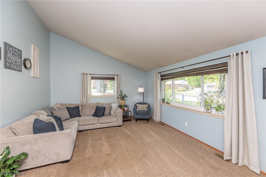 324 Charring Cross Drive Munroe Falls OH 44262