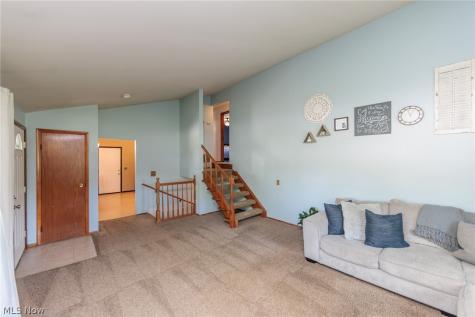 324 Charring Cross Drive Munroe Falls OH 44262