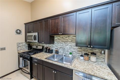 324 Charring Cross Drive Munroe Falls OH 44262