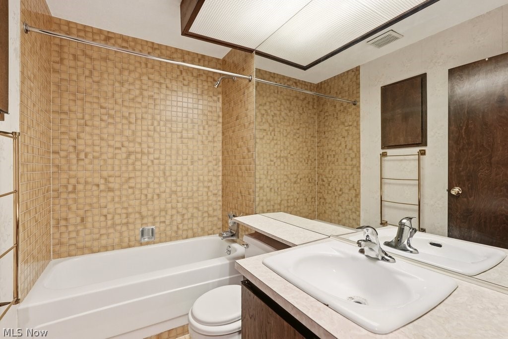 17482 Falling Water Road Strongsville OH 44136