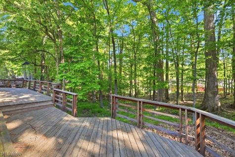 17482 Falling Water Road Strongsville OH 44136