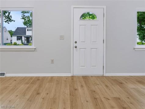 15909 Bryce Avenue Cleveland OH 44128