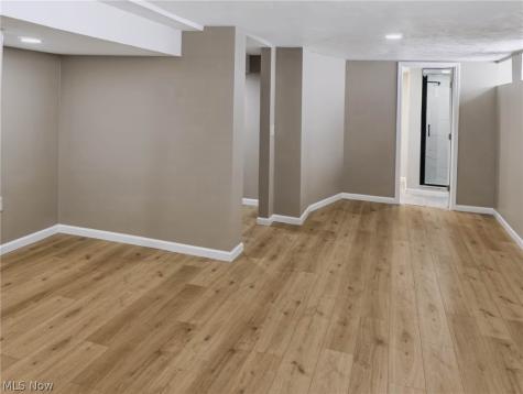 15909 Bryce Avenue Cleveland OH 44128