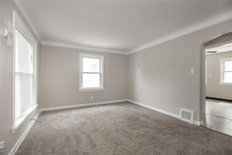 1454 E 196th Street Euclid OH 44117