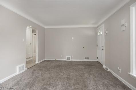 1454 E 196th Street Euclid OH 44117