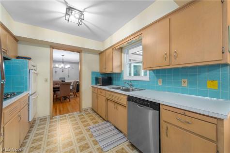 14666 Robert Drive Middleburg Heights OH 44130