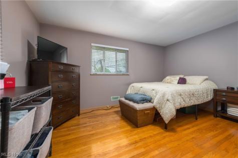 14666 Robert Drive Middleburg Heights OH 44130