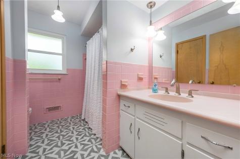 14666 Robert Drive Middleburg Heights OH 44130