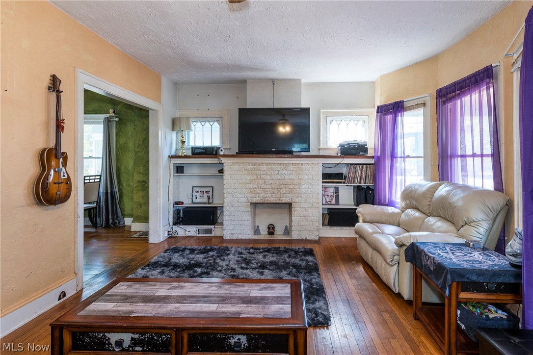 1333 Nicholson Avenue Lakewood OH 44107