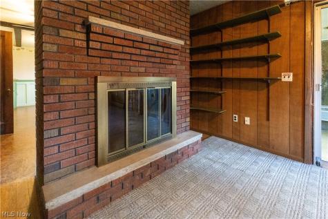 608 Peffer Street Niles OH 44446