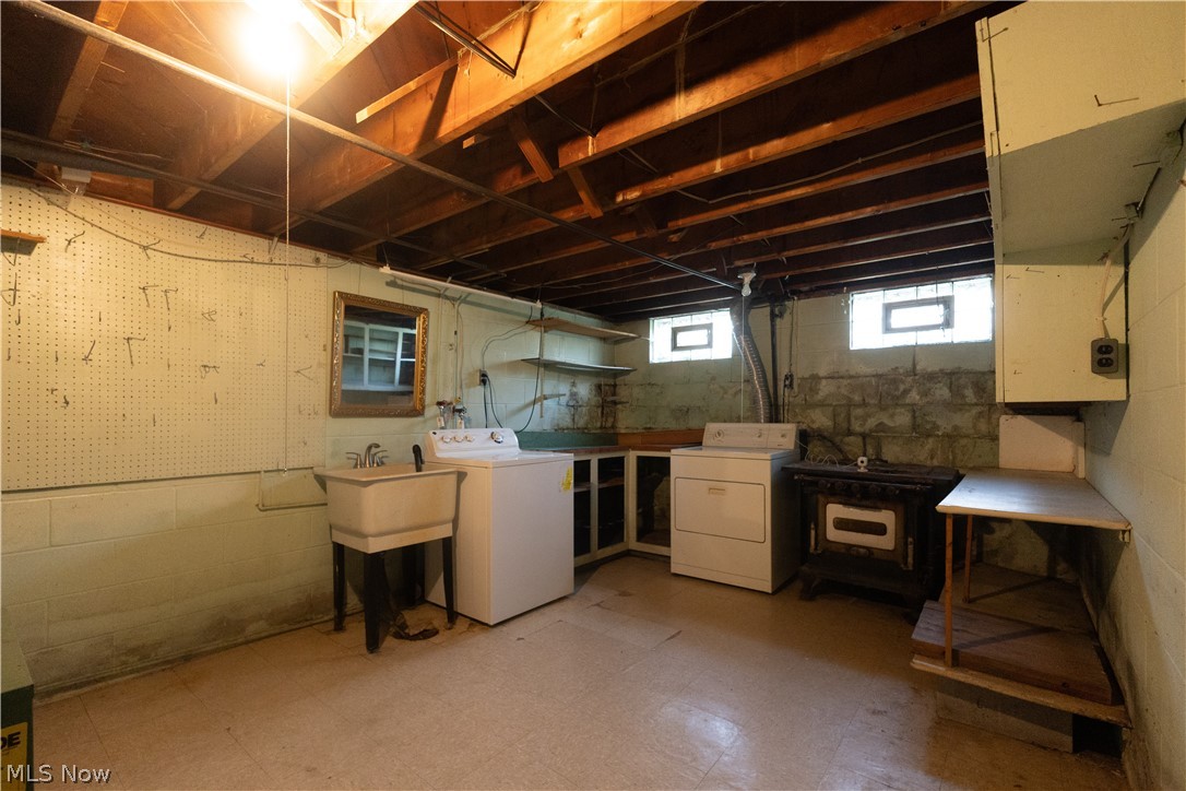 608 Peffer Street Niles OH 44446