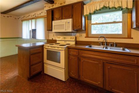 608 Peffer Street Niles OH 44446
