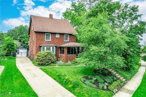1450 Waterbury Road Lakewood OH 44107