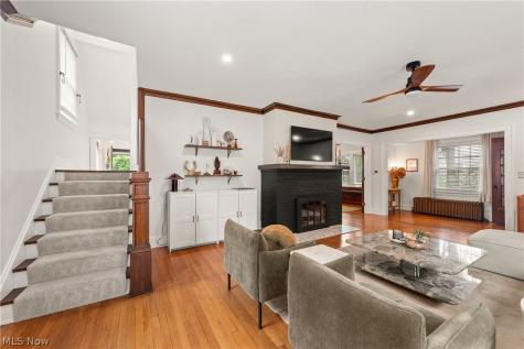 1450 Waterbury Road Lakewood OH 44107