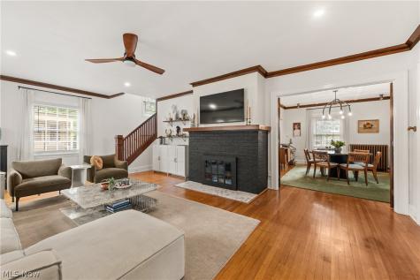 1450 Waterbury Road Lakewood OH 44107