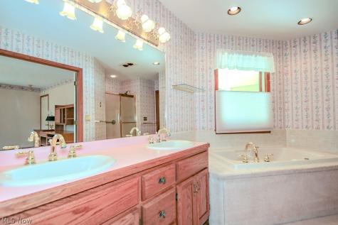 6475 Taylor Road Painesville OH 44077