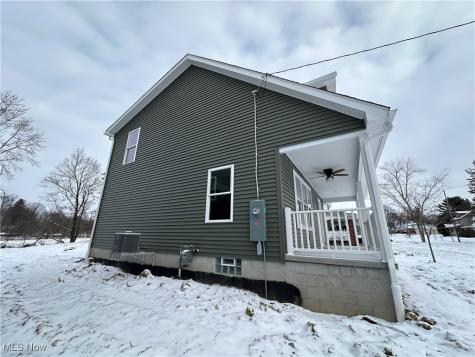 966 Bonnie Brae Avenue Youngstown OH 44511