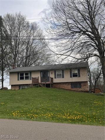 8844 Lost Trail Avenue NE Canton OH 44721