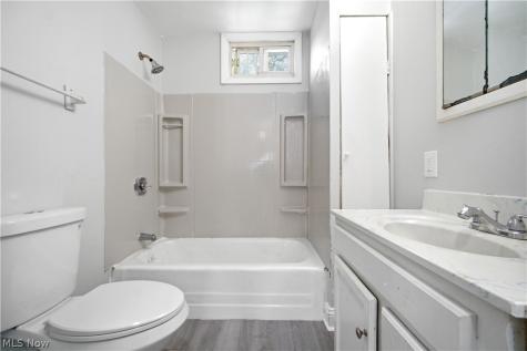 4090 E 80th Street Cleveland OH 44105