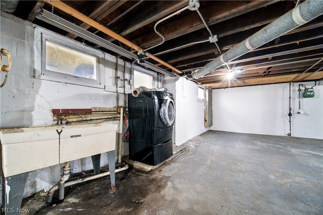 4090 E 80th Street Cleveland OH 44105