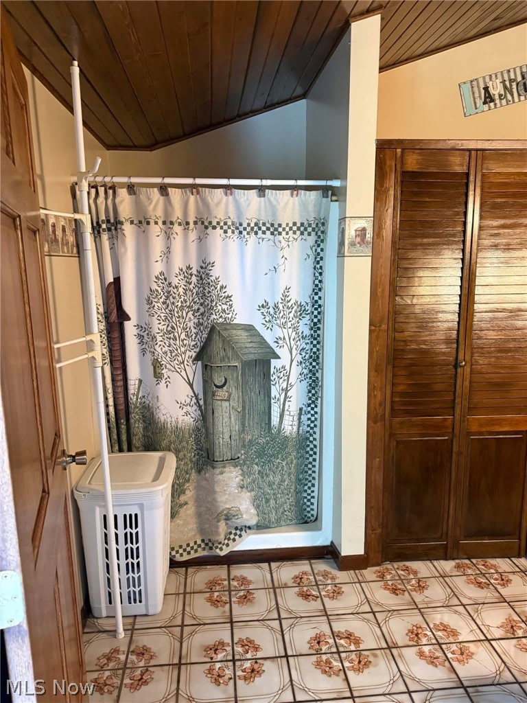 132 Valley Drive Richmond OH 43944
