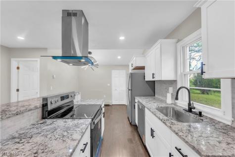 9518 Nelson Avenue Cleveland OH 44105
