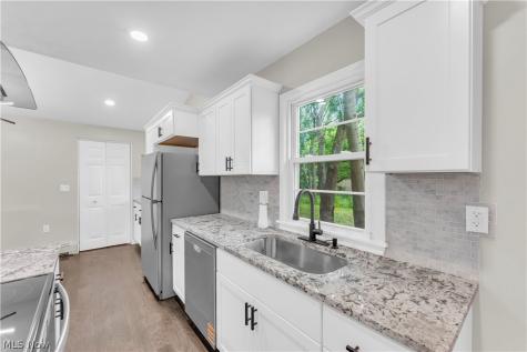 9518 Nelson Avenue Cleveland OH 44105