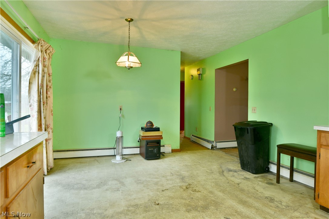 6111 Thompson Clark Road Bristolville OH 44402